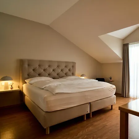 Hotell Engbert 4*